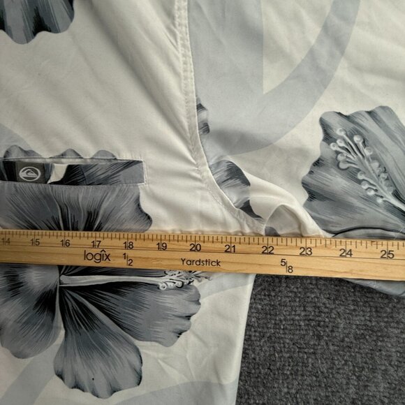 Quiksilver AOP Floral Gray White Button Up Shirt Short Sleeve Men Skate Surf SML - Picture 6 of 16